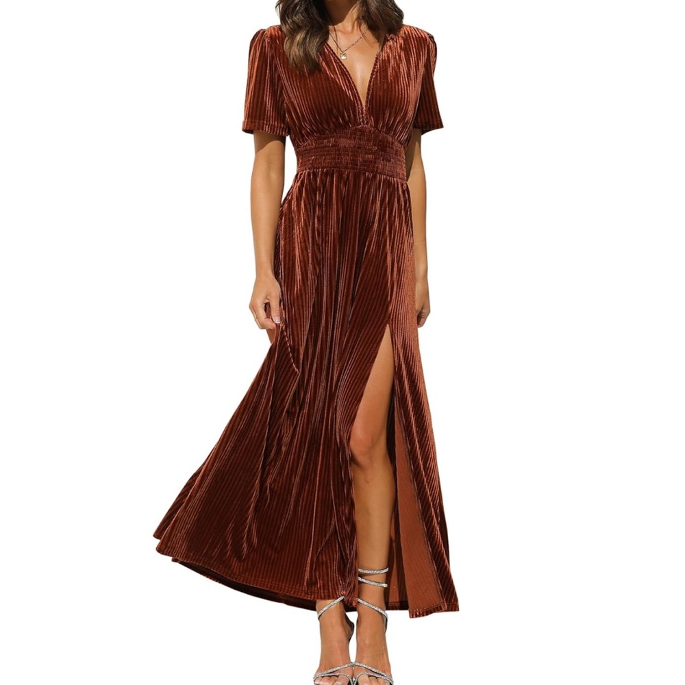 Size L. Women's V-Neck Velvet Maxi Dress.
